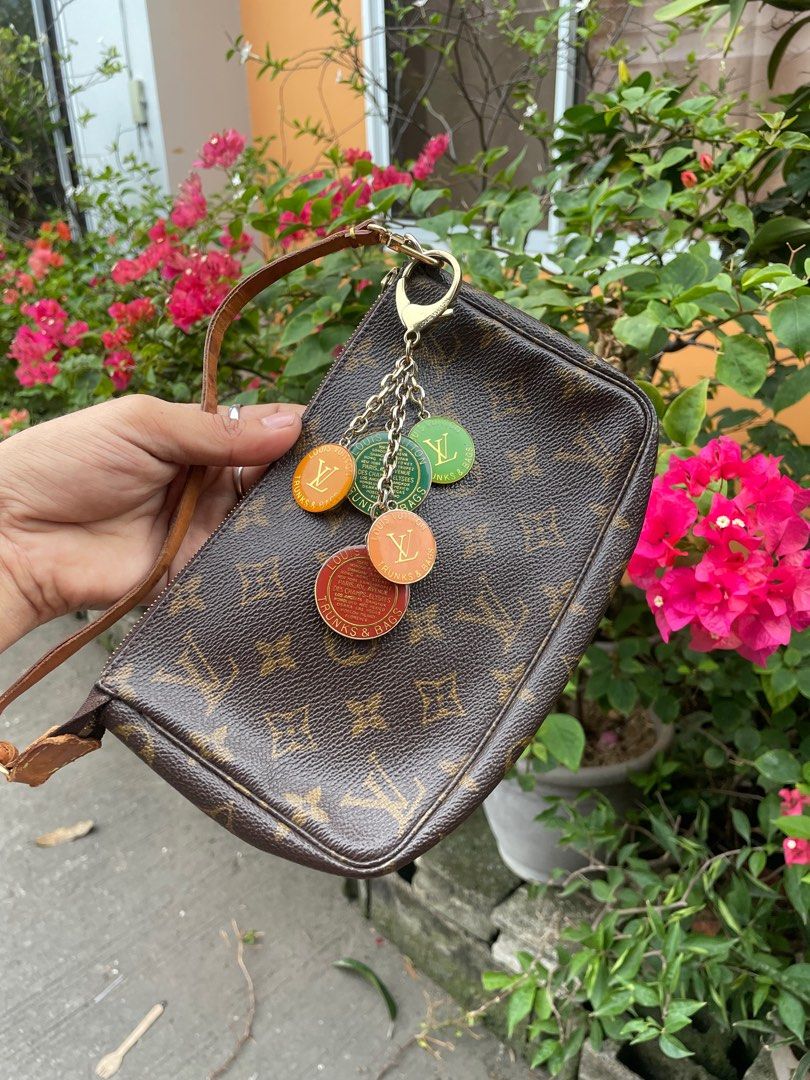 Authentic lv pochette (Category: Luxury Bags & Wallets) located in Mambajao. Submitted by ckali (Listing ID 1325016833, Image 1). Description: Money back if proven fake whit orig bag charm included.