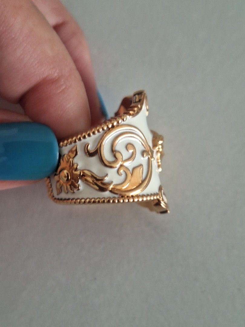 Versace enamel ring outlet
