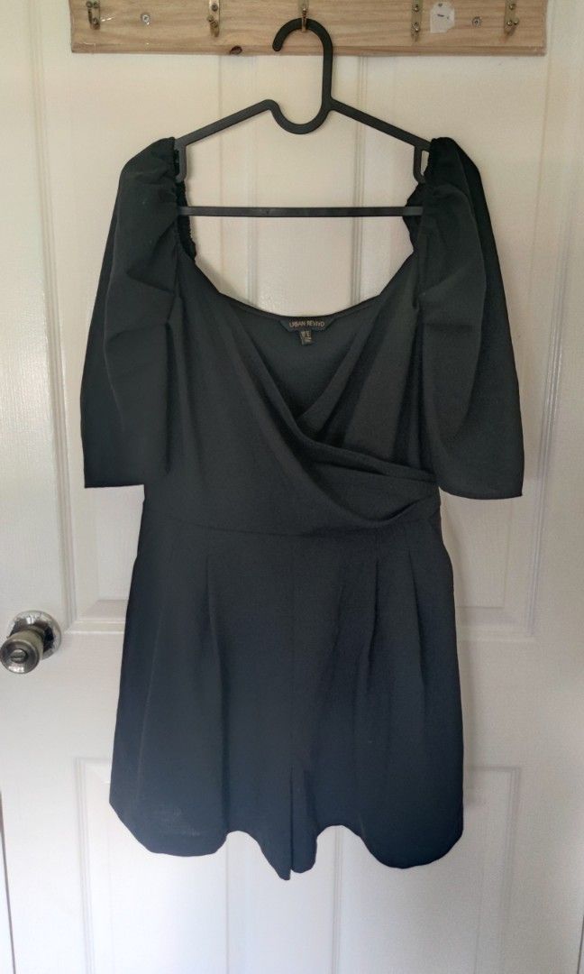Black Romper Urban Revivo (Category: Rompers) located in Pasig City. Submitted by chegutz_ (Listing ID 1324996092, Image 1). Description: Urban Revivo with puff sleeves Bust: 38" Waist: 30 to 31" Length: 33" no flaws RFS: decluttering Pasig City.