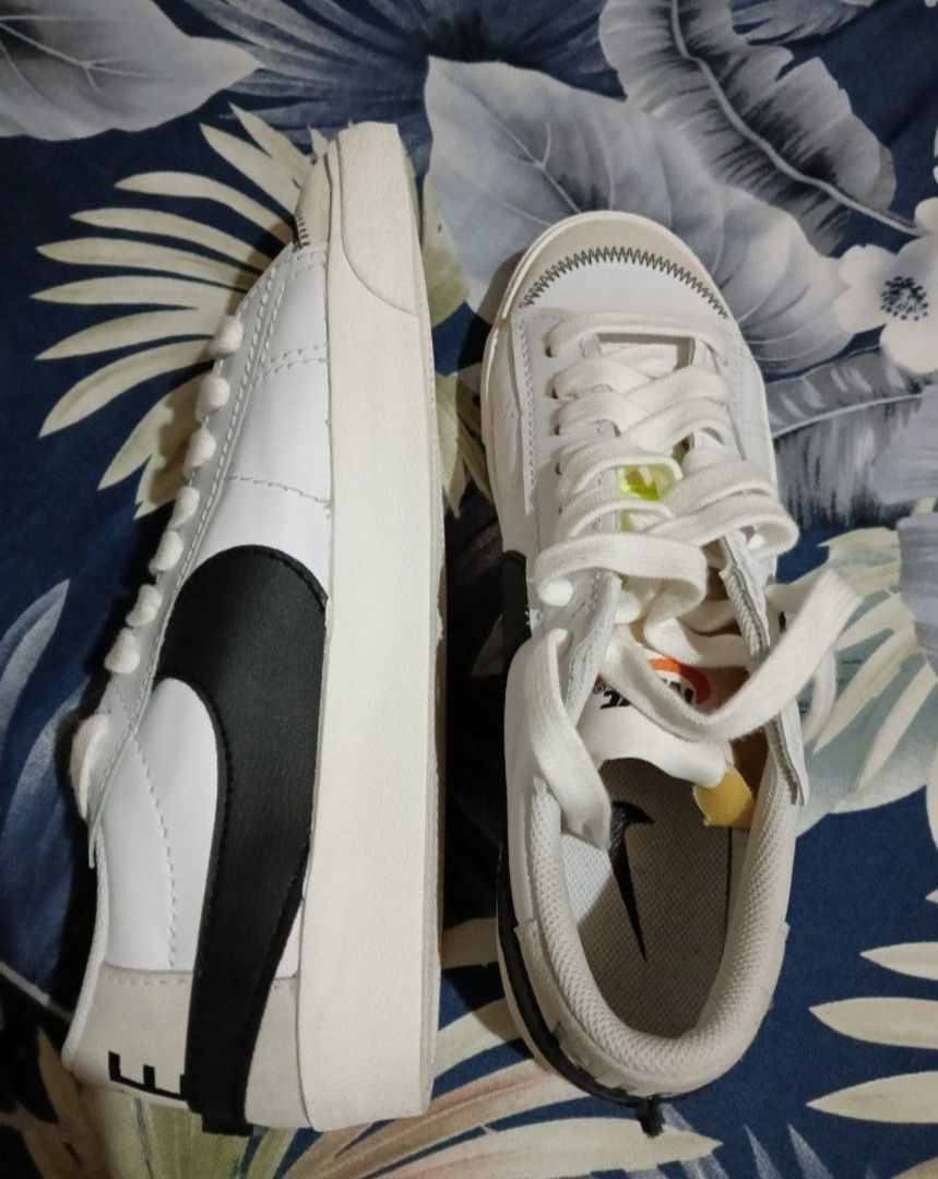 Brand New Nike Shoes (Category: Casual Shoes) located in Batangas. Submitted by anj1221 (Listing ID 1324948459, Image 2). Description: brand new without box.