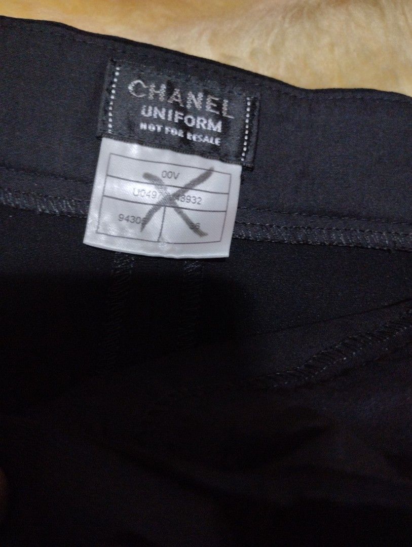 Chanel uniform pants (Category: Luxury Apparel) located in Bacoor. Submitted by nigel_008 (Listing ID 1325029797, Image 2). Description: chanel uniform pants size 36.