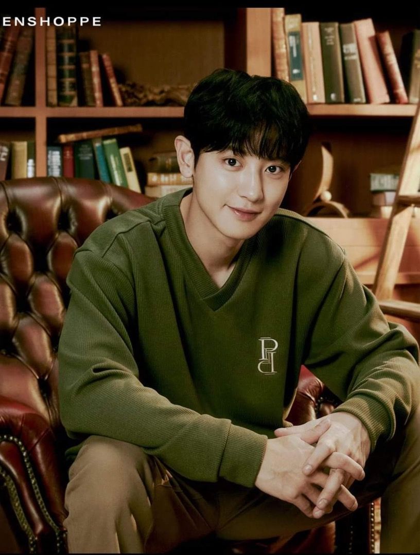 CHANYEOL SWEATSHIRT FROM PENSHOPPE Hobbies Toys Memorabilia Collectibles K Wave on Carousell