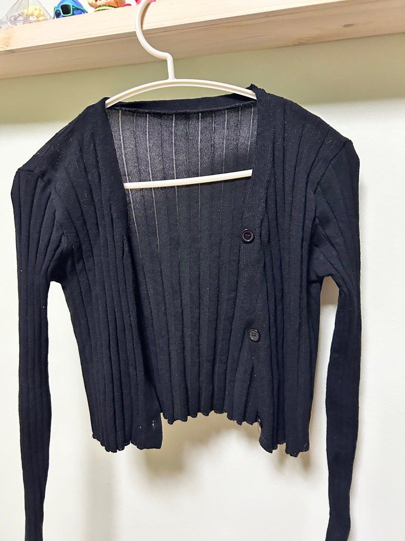 Clothes (Category: Blouses) located in Singapore. Submitted by rynniee_ (Listing ID 1325045331, Image 6). Description: Quote your own price - the more you buy , more discount .