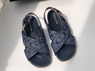 (Category: ) located in . Submitted by fascinating.bag.mall (Listing ID 1325012106, Image 1). Description: .