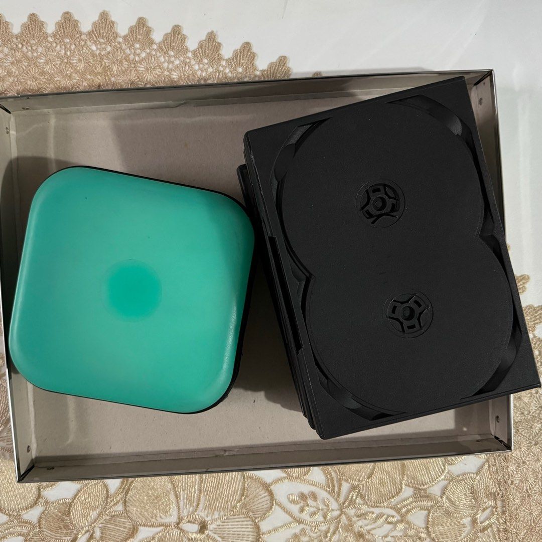 Disc CD DVD Storage Organizer (Category: Storage Boxes & Baskets) located in Las Pinas. Submitted by avic_c (Listing ID 1324935956, Image 2). Description: You can storage 40 pieces in this portable bag and protective cases RFS decluttering.