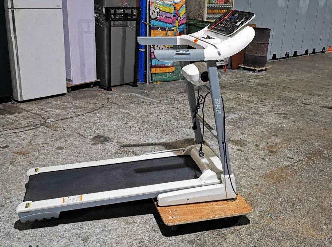 Treadmill free delivery on sale