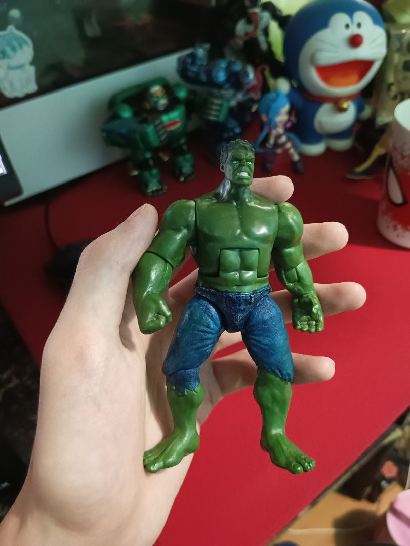 Incredible Hulk Figure Hasbro (Category: Figurines & Statues) located in Baguio. Submitted by thrifteazy (Listing ID 1325013328, Image 1). Description: wysiwyg authentic loose Loc:Baguio City.