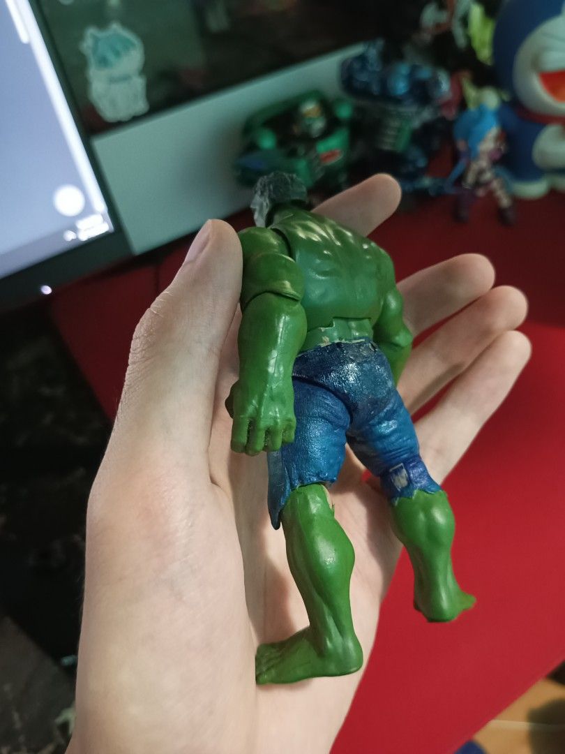 Incredible Hulk Figure Hasbro (Category: Figurines & Statues) located in Baguio. Submitted by thrifteazy (Listing ID 1325013328, Image 3). Description: wysiwyg authentic loose Loc:Baguio City.