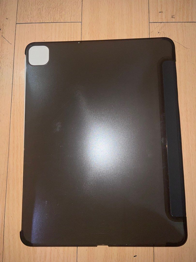 Ipad 12.9 Black Case (Category: Laptop Bags & Sleeves) located in Manila. Submitted by dianeiv (Listing ID 1325009674, Image 3). Description: -fits ipad 12.9 inch -bought this one at SM for 800 -good as new with box pa -rfs: decluttering .