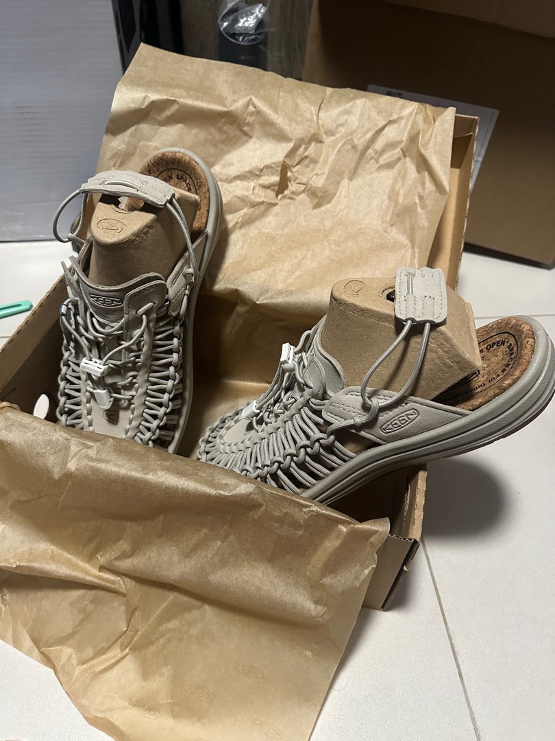 Keen Uneek II Convertible - Plaza/Taupe, Men's Fashion, Footwear