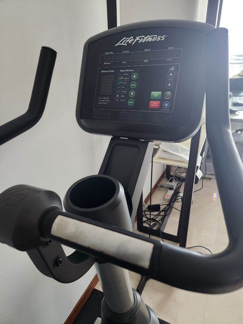 life fitness CLSC integrity series upright bike Sports Equipment Exercise Fitness Cardio Fitness Machines on Carousell