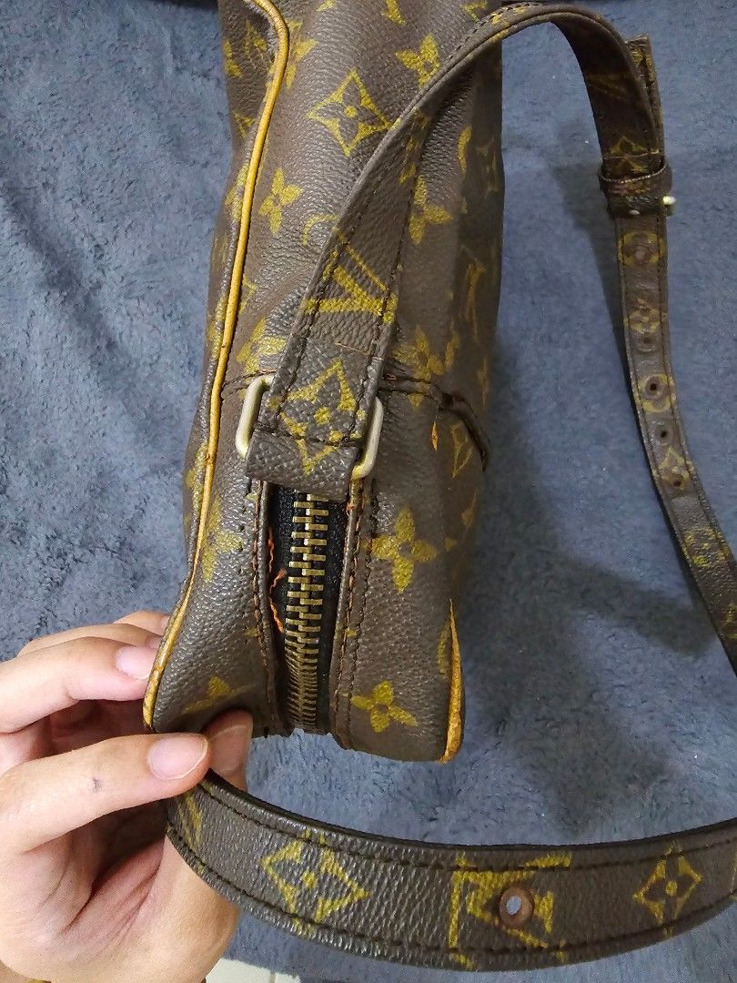 LV Sling Bag (Category: Luxury Bags & Wallets) located in Manila. Submitted by cosmiccloud8 (Listing ID 1324978160, Image 3). Description: Lv sling bag. Project bag. please manage expectations..