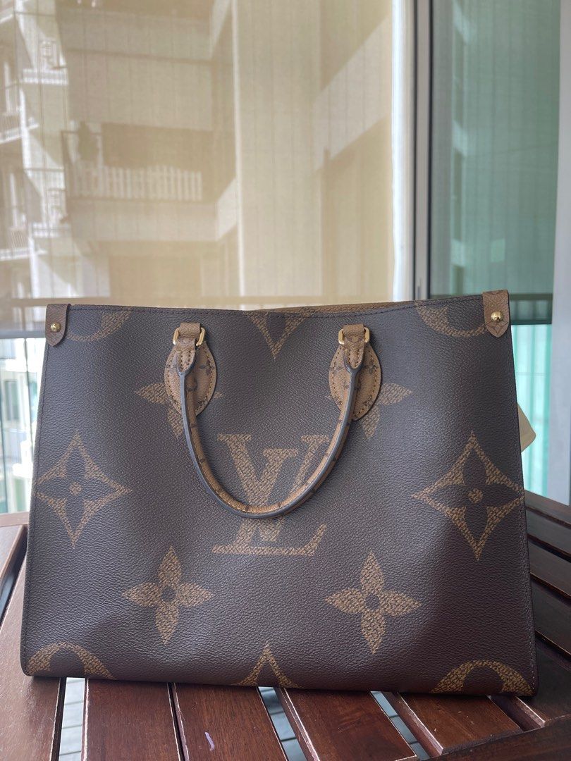 Louis vuitton tote shop