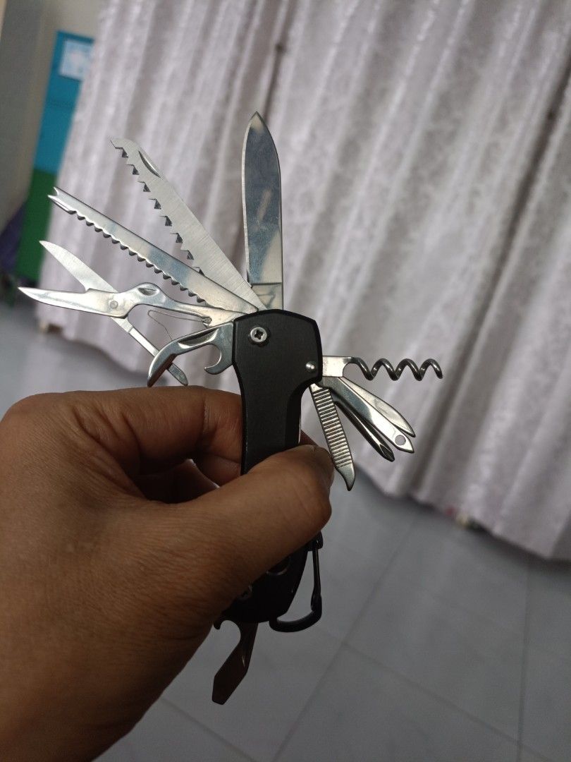 multiple tools (Category: Other Home Appliances) located in Singapore. Submitted by CubeToySG (Listing ID 1324989990, Image 6). Description: small price $5 medium price $8 big price $20.