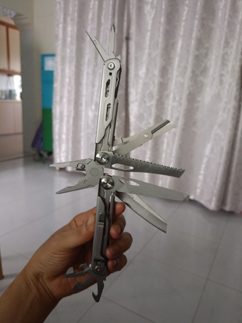 multiple tools (Category: Other Home Appliances) located in Singapore. Submitted by CubeToySG (Listing ID 1324989990, Image 1). Description: small price $5 medium price $8 big price $20.