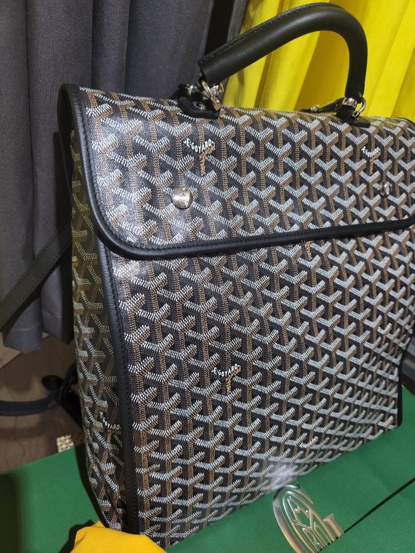 New Goyard Leger Backpack (Category: Luxury Bags & Wallets) located in Quezon City. Submitted by luxeluggagestation (Listing ID 1325061143, Image 3). Description: ɢᴏʏᴀʀᴅ ꜱᴀɪɴᴛ ʟᴇɢᴇʀ ʙᴀᴄᴋᴘᴀᴄᴋ ■ Inclusions : ▪︎ Complete ▪︎ Please read and check description/condition and photos thoroughly. All of the items are preloved and conditions vary. I provide accurate photos and list the product's flaws and conditions. Please review the product description an