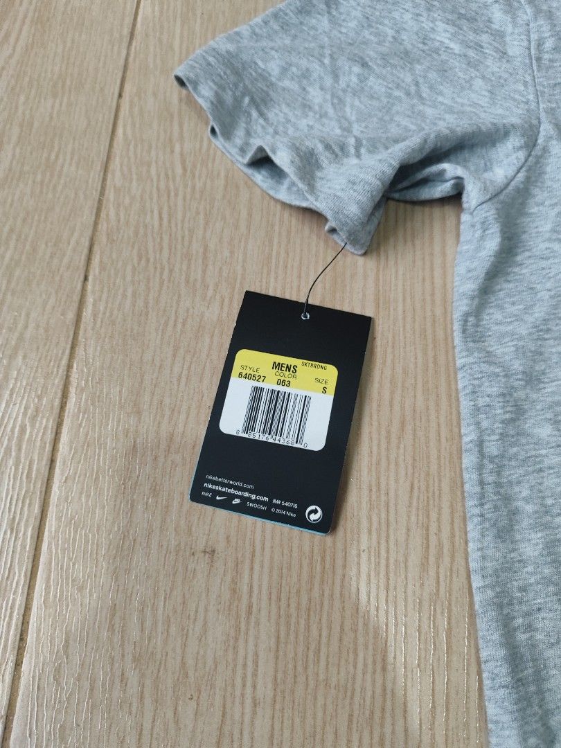 NIKE SB DRIFIT SKATEBOARD SHIRT (Category: Tshirts & Polo Shirts ) located in Baguio. Submitted by herbie08 (Listing ID 1325030029, Image 2). Description: NIKE SB DRIFIT SKATEBOARD SHIRT size small no issues BRAND NEW condition with hang tag.