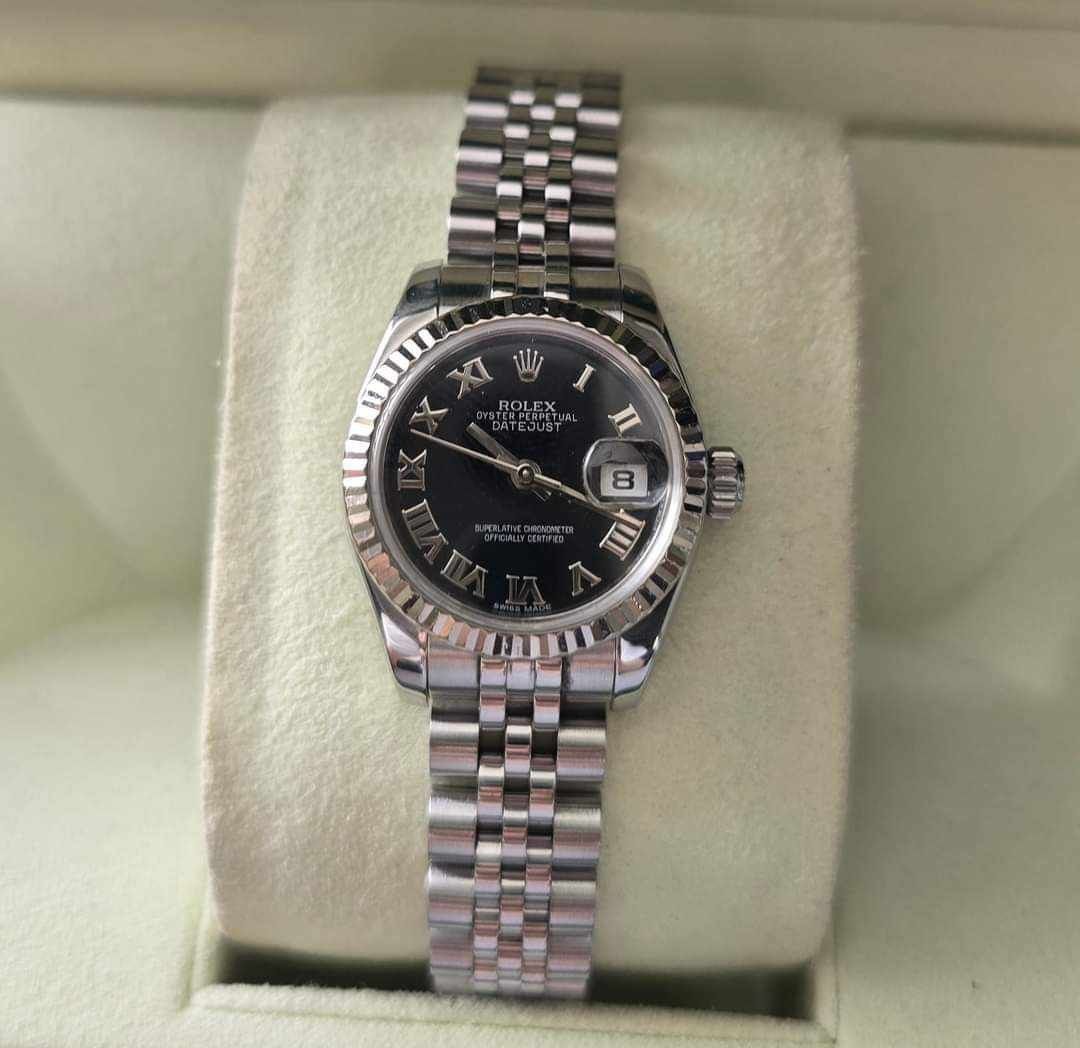 Rolex Datejust Ladies (Category: Luxury Watches) located in Mandaluyong City. Submitted by 88nac (Listing ID 1325045371, Image 1). Description: For sale: Rolex Datejust 26mm Roman Black dial 9.8/10 condition 2008 PM for inquiries.
