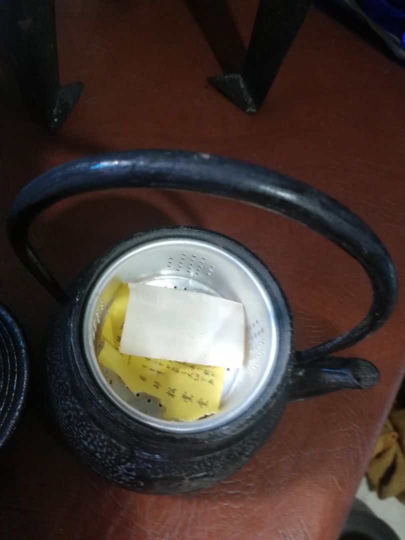 small cast iron tea pot (Category: Cookware & Accessories) located in Paranaque City. Submitted by 4thestate.surplusan (Listing ID 1324933844, Image 3). Description: small cast iron tea pot. used. no issue. approx. 1cup for personal use only..