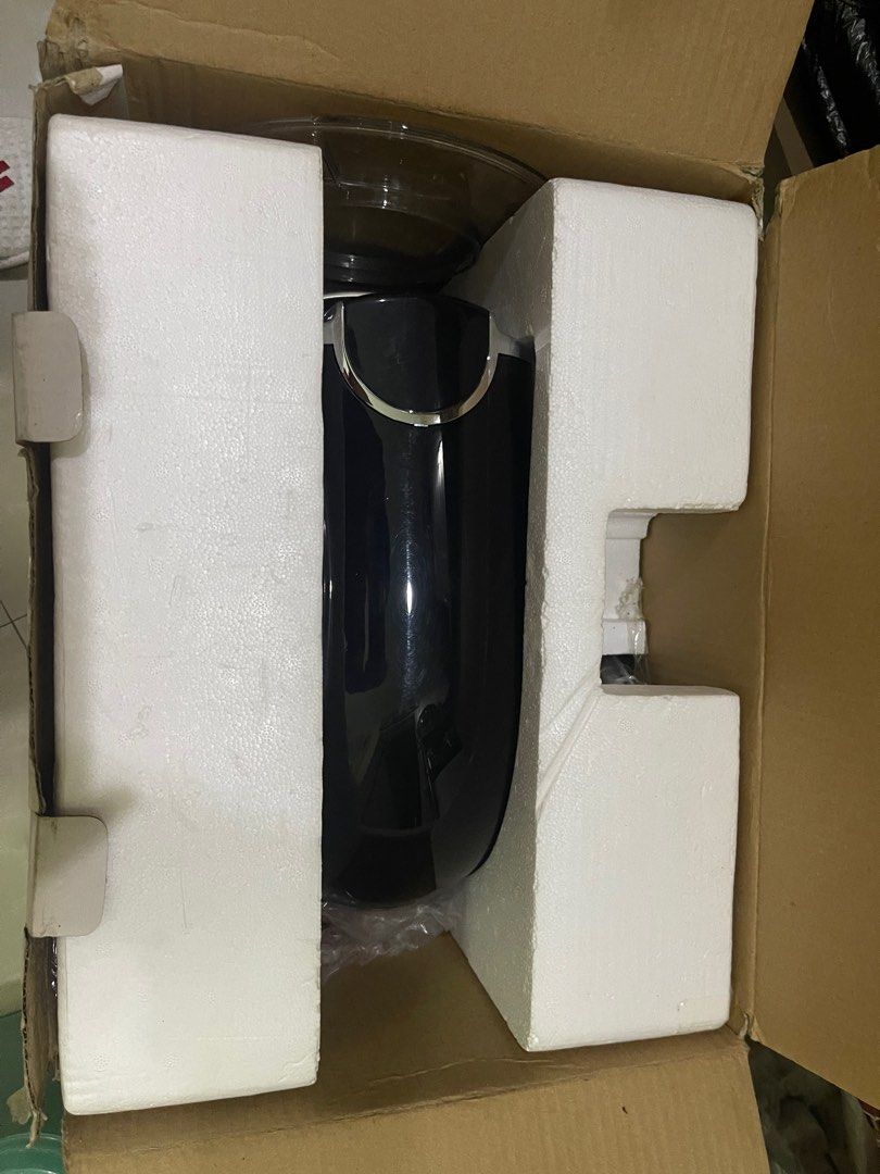 Sale Thomson Stand Mixer (Category: Hand & Stand Mixers) located in Paranaque City. Submitted by mavconst (Listing ID 1325011973, Image 3). Description: 5L capacity, complete with 6 attachments - meat grinder, pasta maker, hook, mixer, whisk, sausage maker Lightly used, just kept in storage No longer baking, selling to declutter Bought at Php7k.