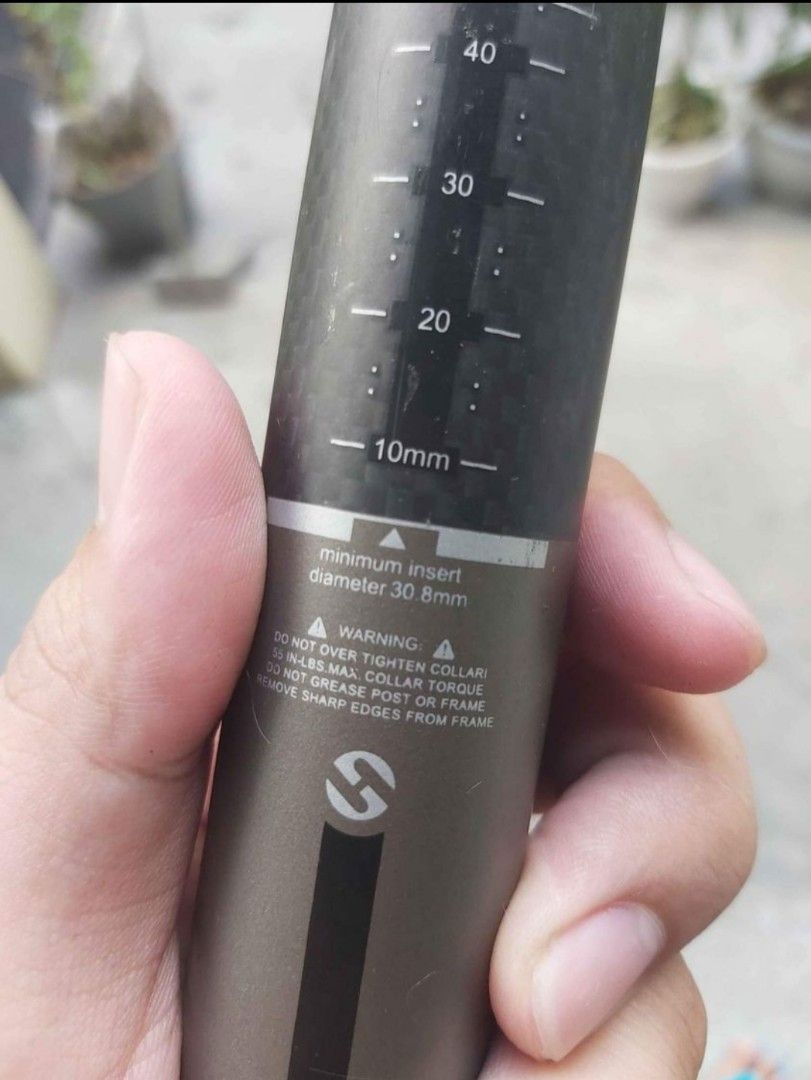 Toseek carbon seatpost (Category: Bicycles) located in Pasig City. Submitted by magicmoike (Listing ID 1324975818, Image 3). Description: Carbon seat post Bought from laz 1499 i think. Selling for 500 pesos na lng Nego. 30.8 diameter 0 setback. Upper antipolo meetups Shipping care of buyer.