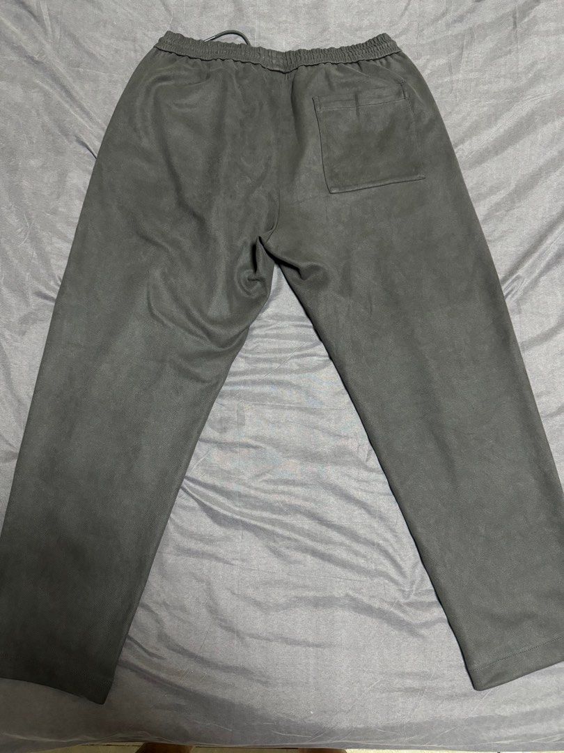 Urban Revivo Pants Grey (Category: Trousers) located in Makati City. Submitted by devinwang56 (Listing ID 1325097499, Image 2). Description: size XL waist 44-46.