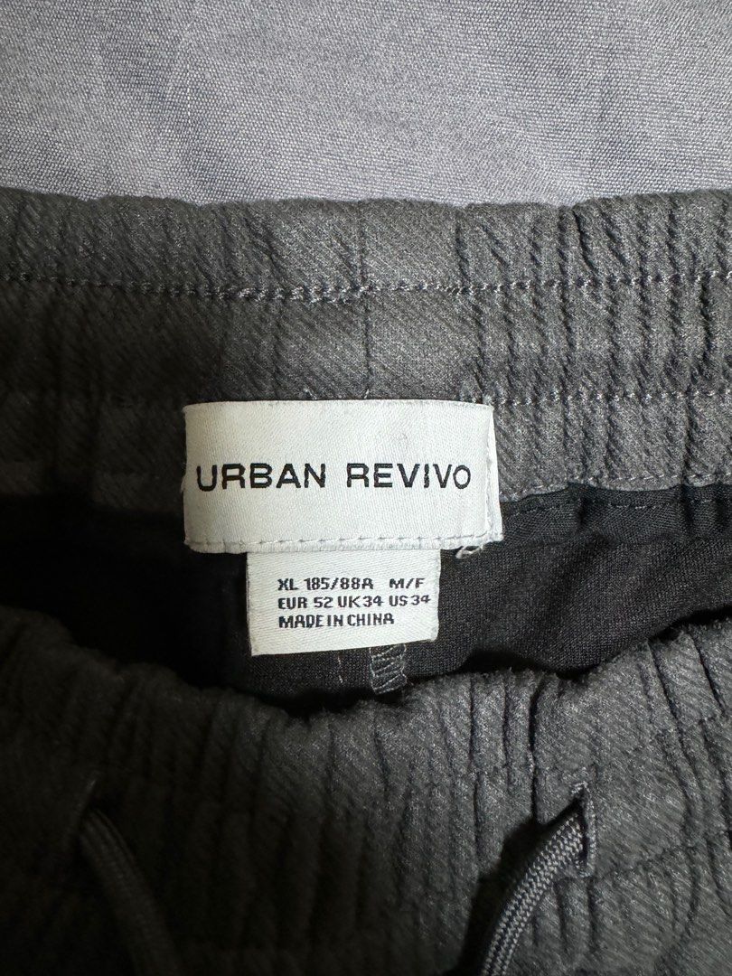Urban Revivo Pants Grey (Category: Trousers) located in Makati City. Submitted by devinwang56 (Listing ID 1325097499, Image 3). Description: size XL waist 44-46.