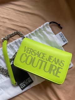 (Category: ) located in . Submitted by makeupxaddict (Listing ID 1325012293, Image 1). Description: .
