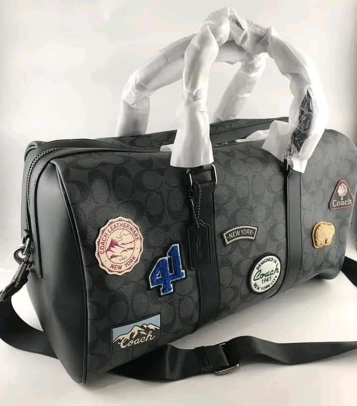 🍀 CCH Venturer (Category: Luxury Bags & Wallets) located in Manila. Submitted by shan_kenz (Listing ID 1325184243, Image 2). Description: 🍀 CCH Venturer ▪️ 45cm (L) x 26cm (H) x 21.5cm (W) 💰P3,700 ▪️Actual photo ▪️Plus SF.