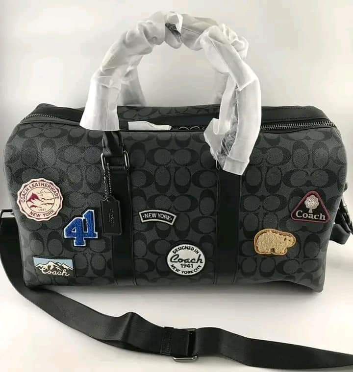 🍀 CCH Venturer (Category: Luxury Bags & Wallets) located in Manila. Submitted by shan_kenz (Listing ID 1325184243, Image 1). Description: 🍀 CCH Venturer ▪️ 45cm (L) x 26cm (H) x 21.5cm (W) 💰P3,700 ▪️Actual photo ▪️Plus SF.