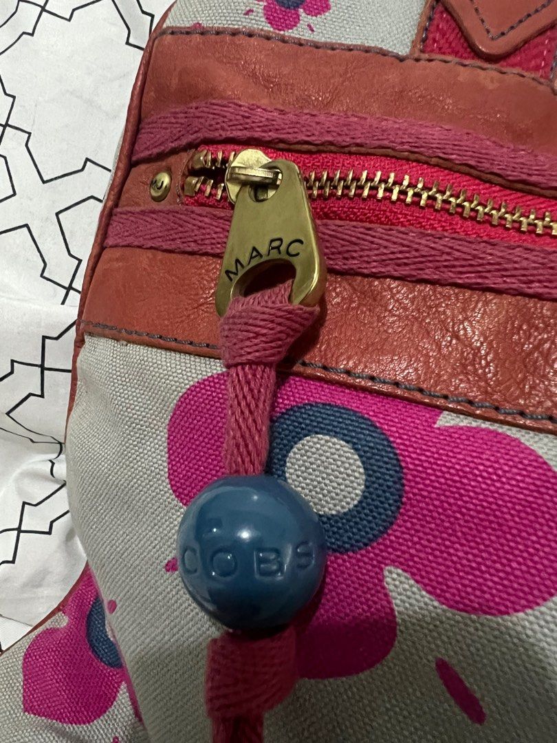 Authentic Marc Jacobs bag (Category: Luxury Bags & Wallets) located in Pasay City. Submitted by damoreluxe (Listing ID 1325164855, Image 2). Description: Authentic Marc Jacobs denim bag Please manage your expectation since this is a preloved bag with normal signs of use..