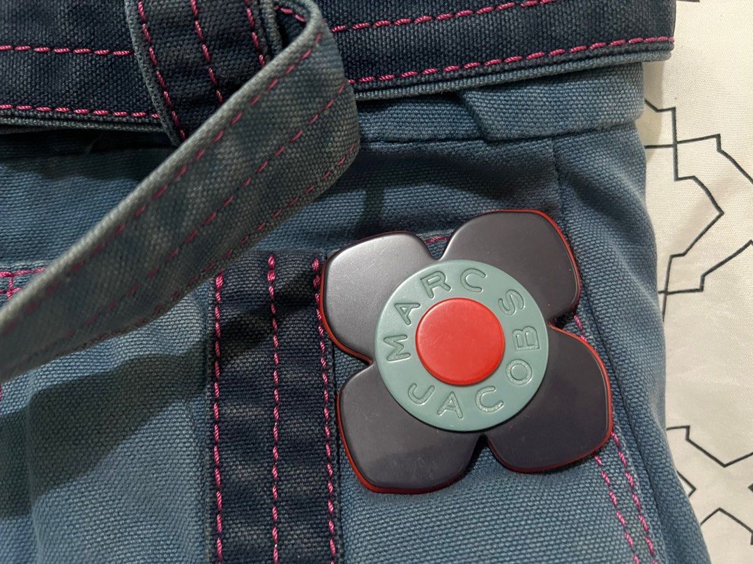Authentic Marc Jacobs Denim bag (Category: Luxury Bags & Wallets) located in Pasay City. Submitted by damoreluxe (Listing ID 1325164552, Image 2). Description: Authentic Marc Jacobs denim bag Please manage your expectation since this is a preloved bag with normal signs of use..