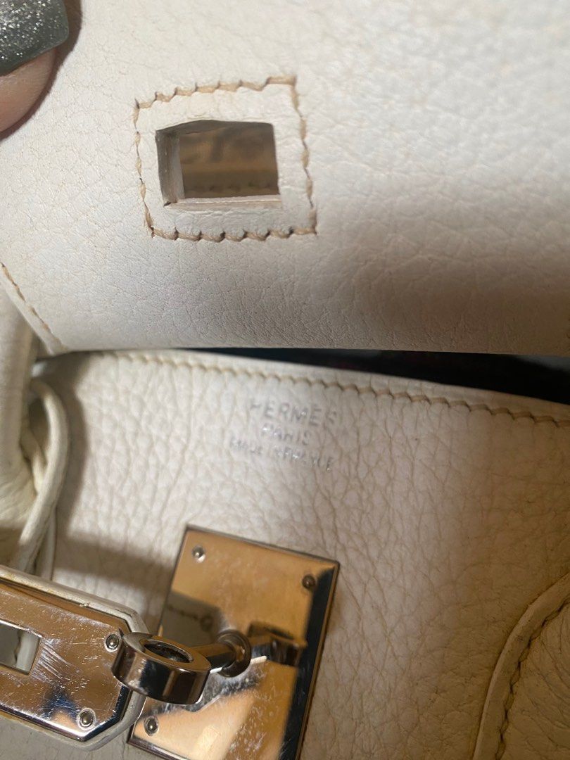 Birkin 35 white blanc Palladium clemence hardware (Category: Luxury Bags & Wallets) located in Butuan. Submitted by natalday (Listing ID 1325280555, Image 3). Description: Mesurements : 25cm High x 35cm Wide x 18cm Deep date stamp J .