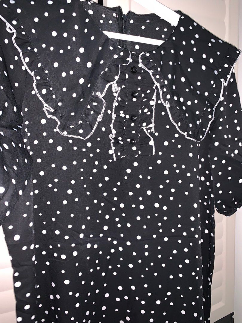 Black polka collar dress (Category: Dresses) located in Bulacan. Submitted by shoppingact (Listing ID 1325265138, Image 2). Description: Personal favorite Best fit large Thrifted. Might have flaws, run, missing button, small hole, discoloration but in excellent condition. Please manage your expectations. Final sale. No return no exchange. .