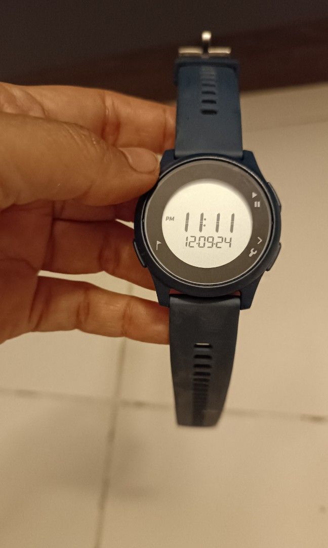 W100 watch decathlon outlet