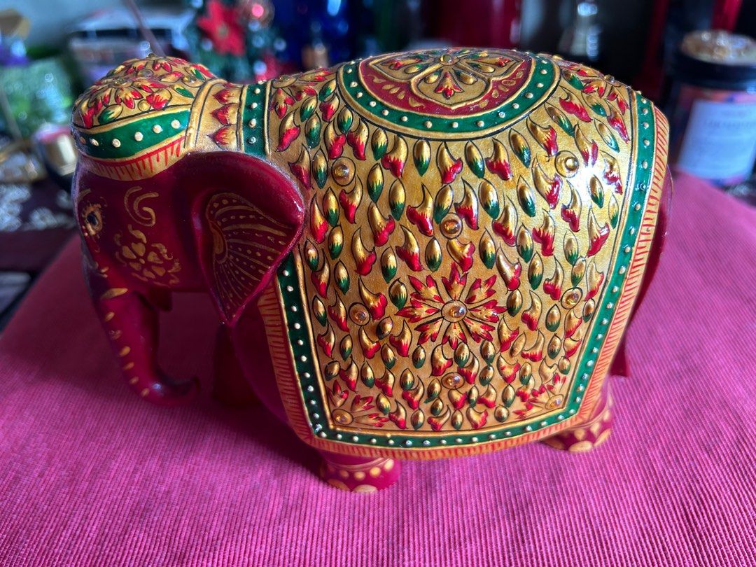 Decorating (Category: Other Home Decor) located in Singapore. Submitted by rainbow1202 (Listing ID 1325112285, Image 1). Description: Home decor for new house good luck . Or can give as gift . .