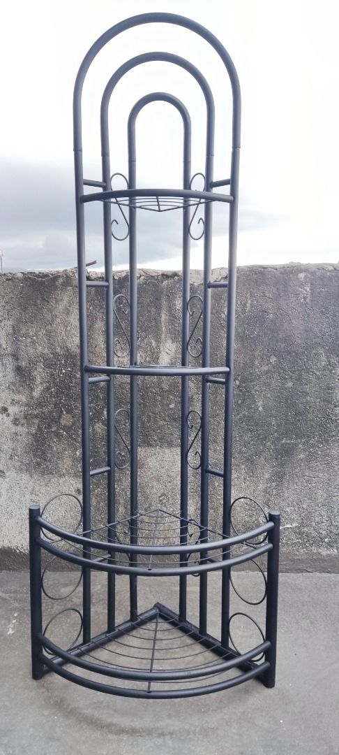 Display Rack (Category: Other Home Decor) located in Manila. Submitted by thirdyboyyy (Listing ID 1325224071, Image 1). Description: Display Rack Lagayan ng mga display .