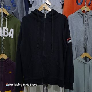 (Kategori: ) berada di . Dikirim oleh itatobingstylestore (ID iklan 1325265217, Gambar 1). Deskripsi: .