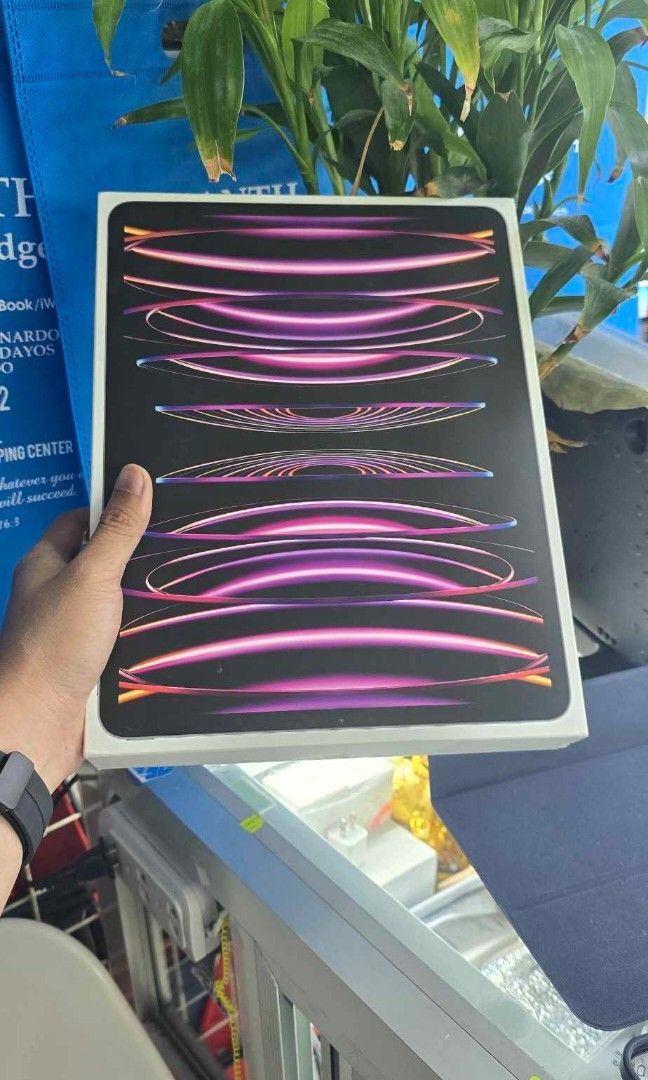Ipad Pro M2 12.9 128gb Wifi Only (Category: iPad) located in Manila. Submitted by lenweltong05295 (Listing ID 1325153510, Image 3). Description: Ipad Pro M2 12.9 128gb Wifi Only Brandnew Sealed with Warranty Onhand Stock.