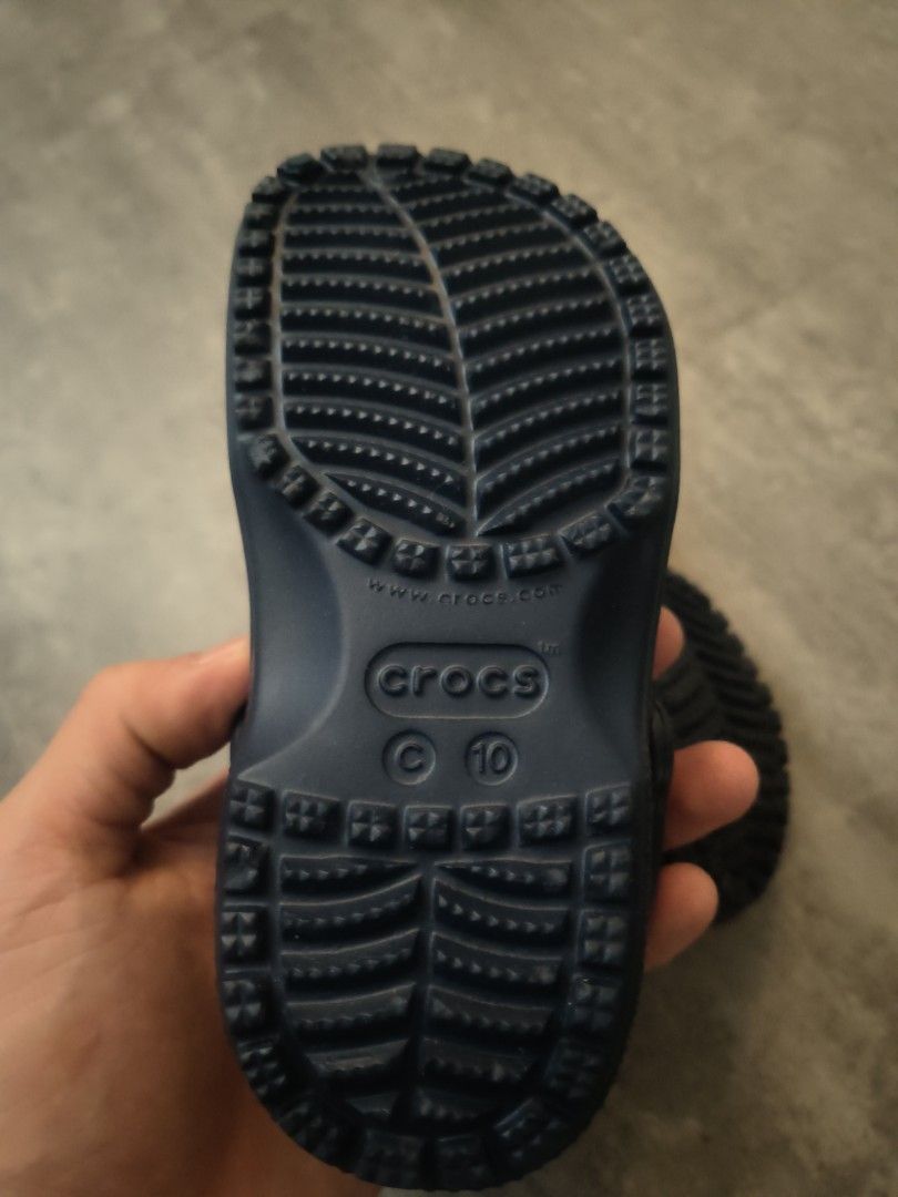 Kids crocs size 10