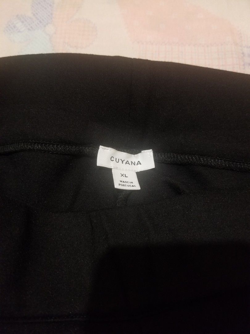 Leggings/ Pants ( CUYANA) (Category: Jeans) located in Manila. Submitted by quitmagadia (Listing ID 1325247492, Image 3). Description: New arrival❣ From US❣ Leggings Pants for women CUYANA Color: Black na black sya at makapal ang tela. minsan lng nagamit.mukhang bago pa. may slit ang baba bandang likod Size: XL.