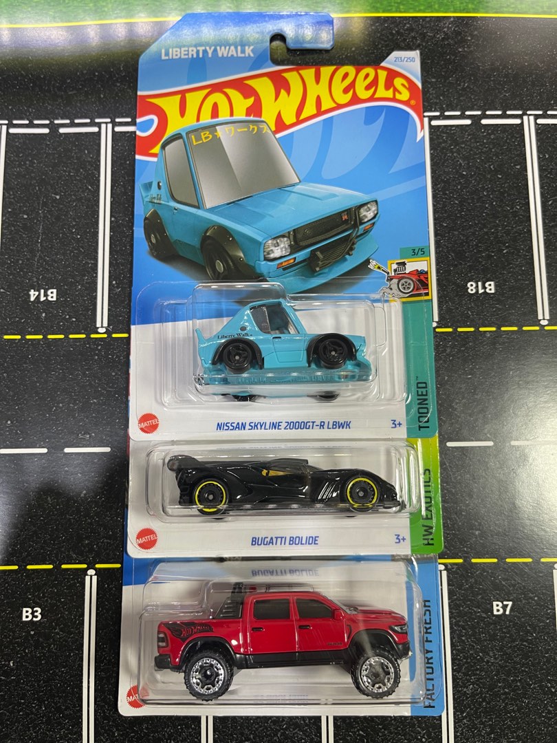 Lot Hotwheels Skyline Lbwk/Bugatti/Ram 1500, Hobbies & Toys, Toys ...