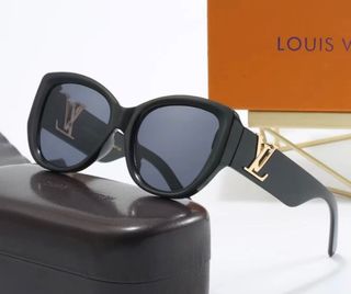 Authentic PRADA Sunglasses , Women's Fashion, Watches & Accessories