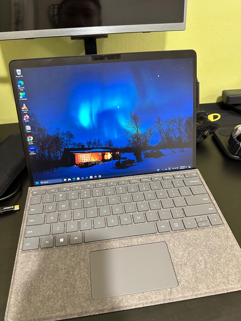 Microsoft Surface Pro X LTE - 256GB SSD, 16GB RAM, Computers & Tech ...