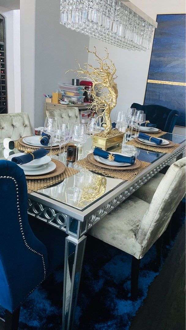 Mirrored Dining table with 6 chairs
