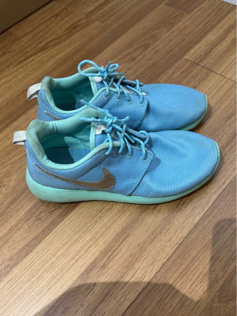 Nike Roshe Run Baby Blue Fesyen Wanita Sepatu di Carousell