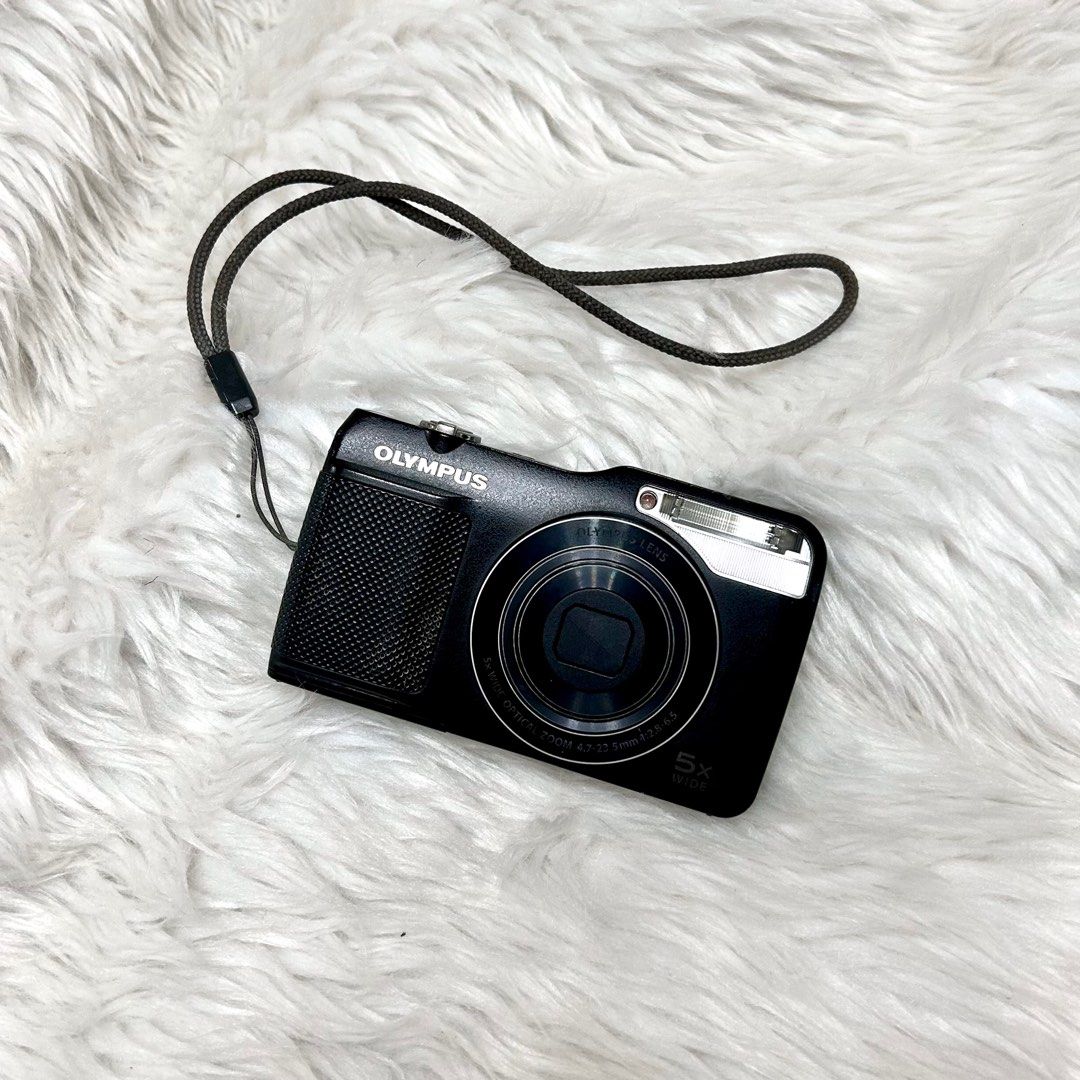 Olympus VG-170 Digicam Digital Camera (Category: Cameras) located in Cavite. Submitted by digi.bratz (Listing ID 1325263413, Image 2). Description: 𝙊𝙡𝙮𝙢𝙥𝙪𝙨 𝙑𝙂-170 in Black 📸🖤 (Crowd's favorite) HIGHLIGHTS 🖇️ - 14 Megapixel - CCD sensor - 14x optical zoom (28-392mm equivalent in 35mm format), f/3.0 - f/5.9 - 4x Digital Zoom - 3.0-inch LCD screen with 230,000 pixels - ISO Range: ISO 80 to 1600 - Digital Image Stabilization Video Recordi