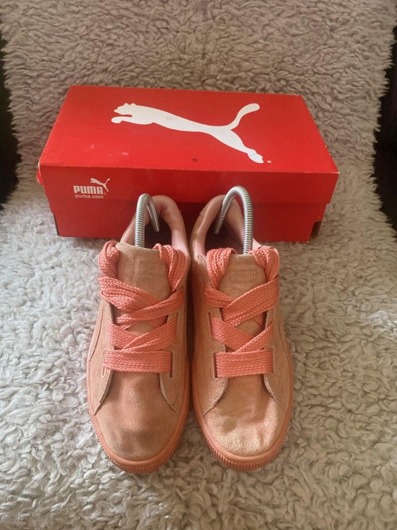 Suede pumas desert flower on sale