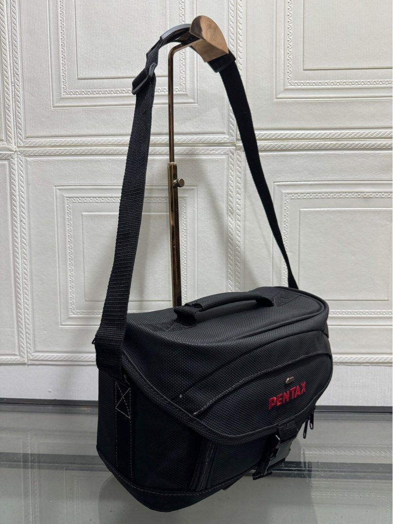 Pentax camera bag (Category: Camera Bags & Carriers) located in Rizal. Submitted by houseofbell (Listing ID 1324874434, Image 2). Description: .