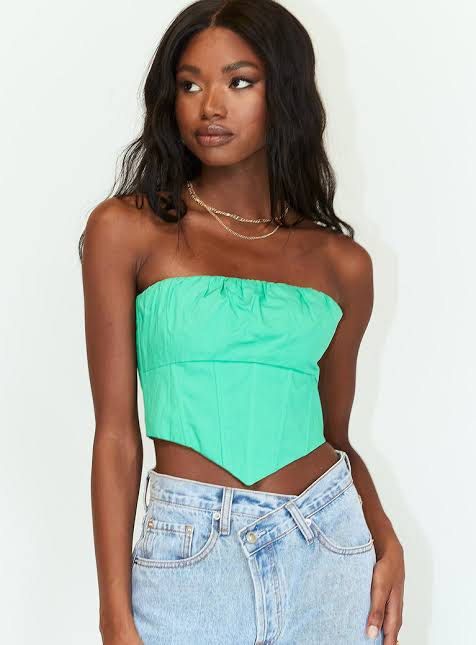 Princess Polly - Bad Gal Bustier Green (Category: Sleeveless) located in San Fernando. Submitted by joymnm (Listing ID 1325280213, Image 1). Description: 💙 US 4 (fits small- semi med) 💙 bnwt 💙 so niceeeee Pm me for actual pics/ more deets.